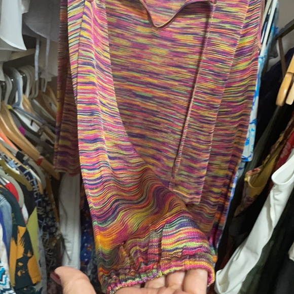 Knit multi color cold shoulder top - Picture 4 of 6